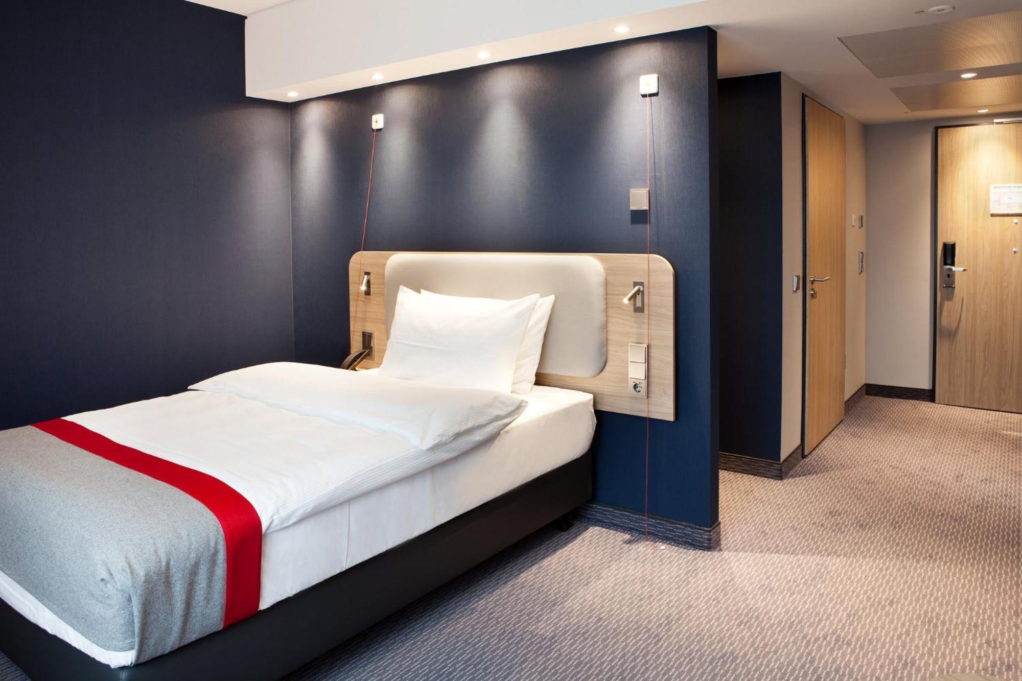 Holiday Inn Express - Remscheid Esterno foto